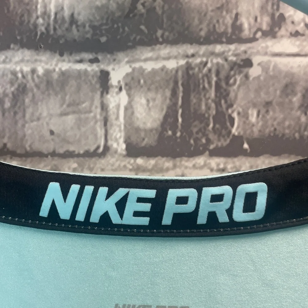 Nike Pro Women's Aqua Short Sleeve‎ Tee - Picture 7 of 7